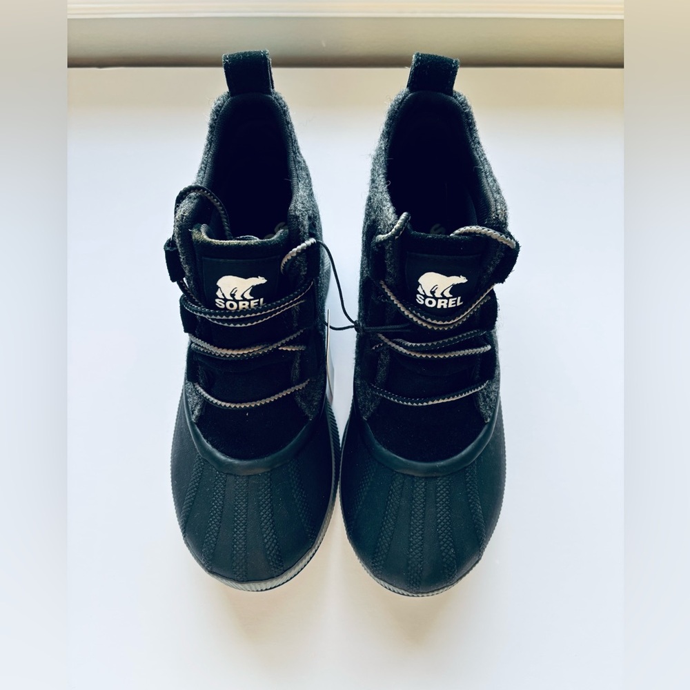 New With Tag Women’s Grey and Black Sorel Waterproof Boots Size 6 1/2 M